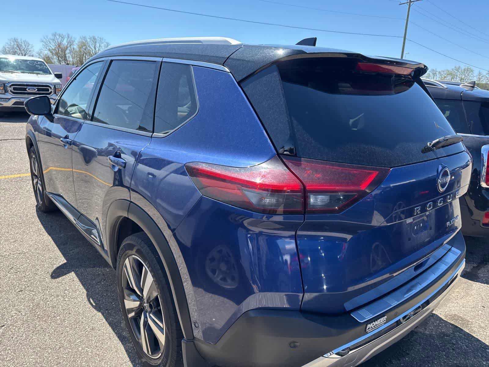 Used 2022 Nissan Rogue Platinum w/ Head-Up Display Package image 14