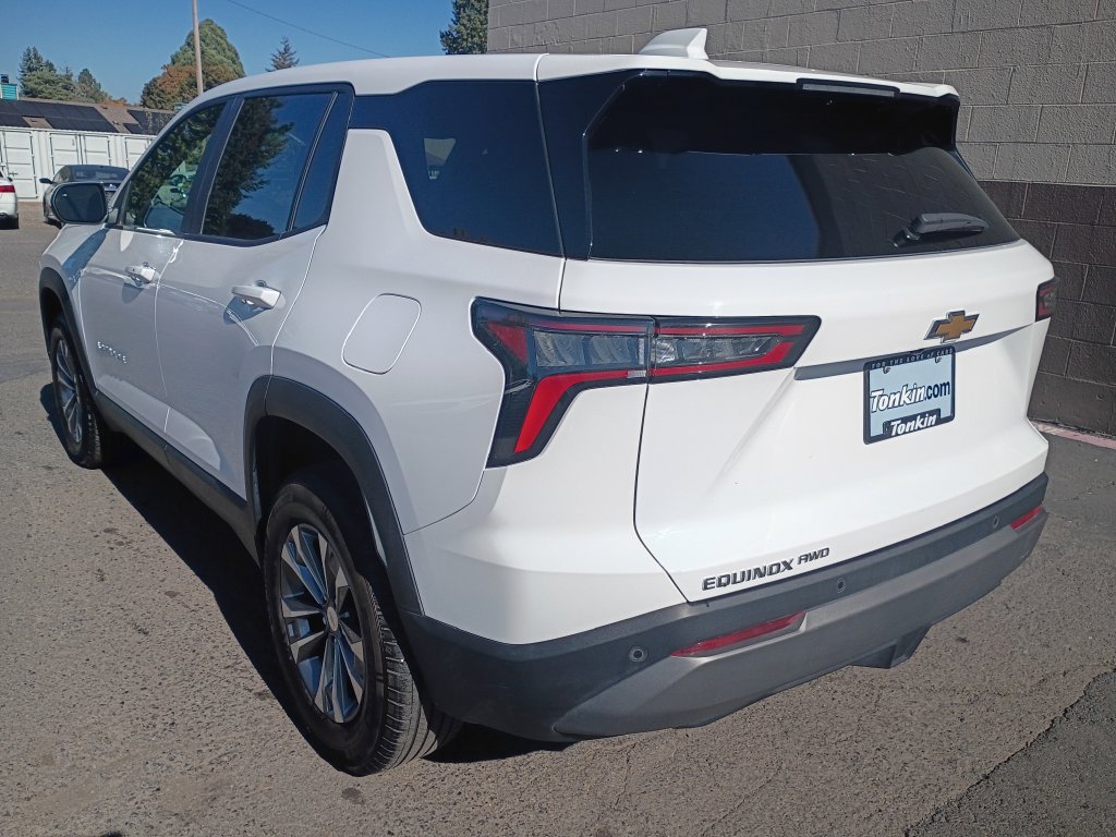 Used 2026 Chevrolet Equinox LT AWD/4WD image 6