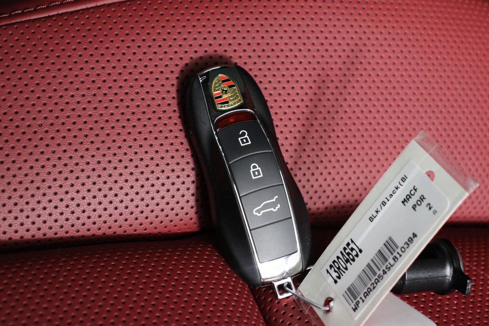 Certified 2025 Porsche Macan image 34