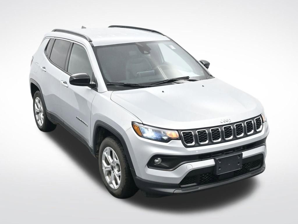 Used 2025 Jeep Compass Latitude image 22
