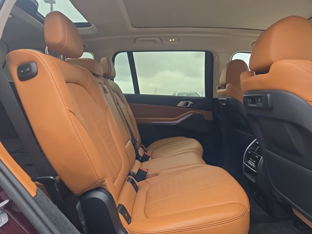 Used 2021 BMW X7 xDrive40i w/ Executive Package image 14