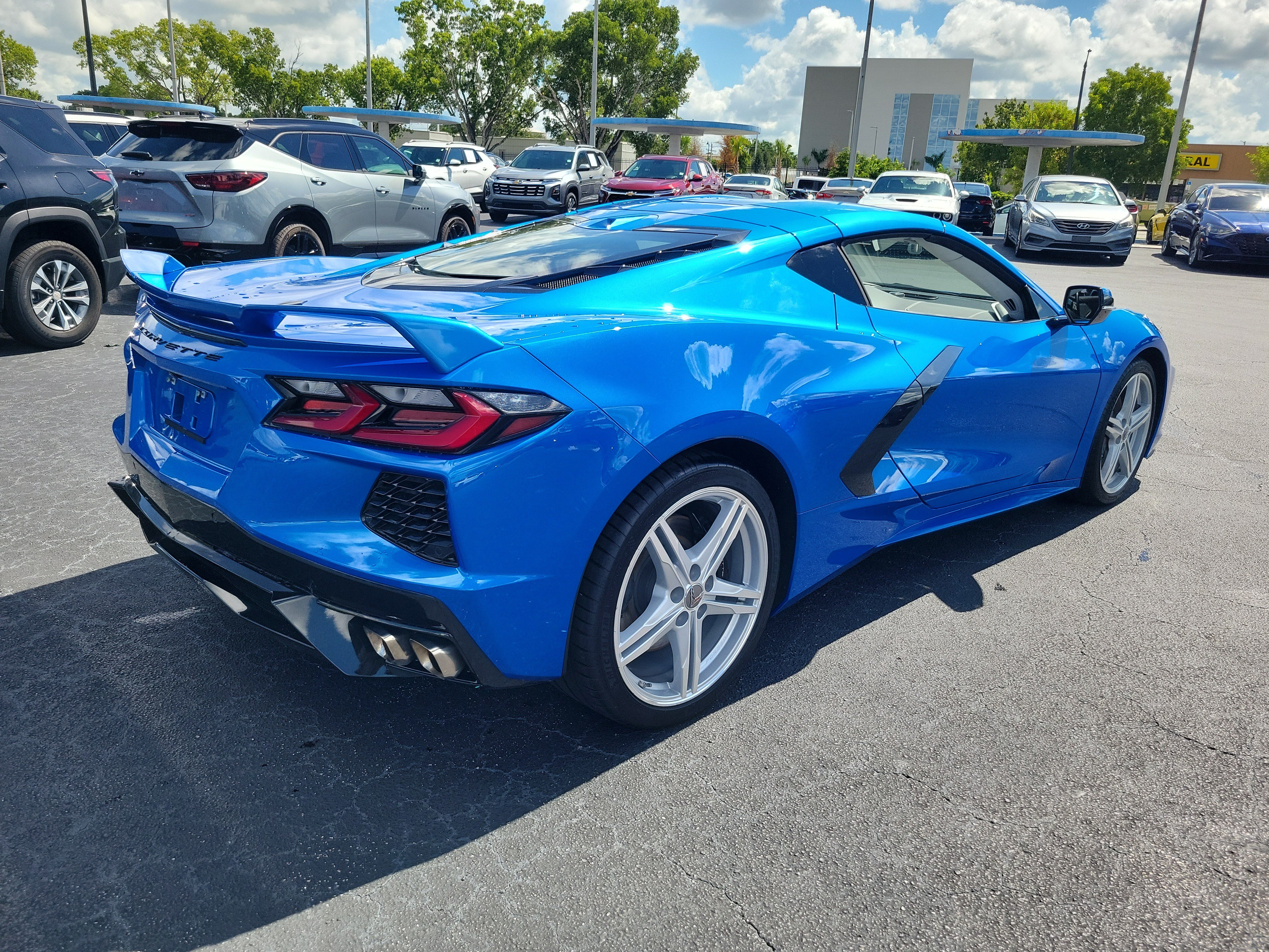 Used 2024 Chevrolet Corvette Stingray Premium Cpe w/ Z51 Performance Package RWD image 4