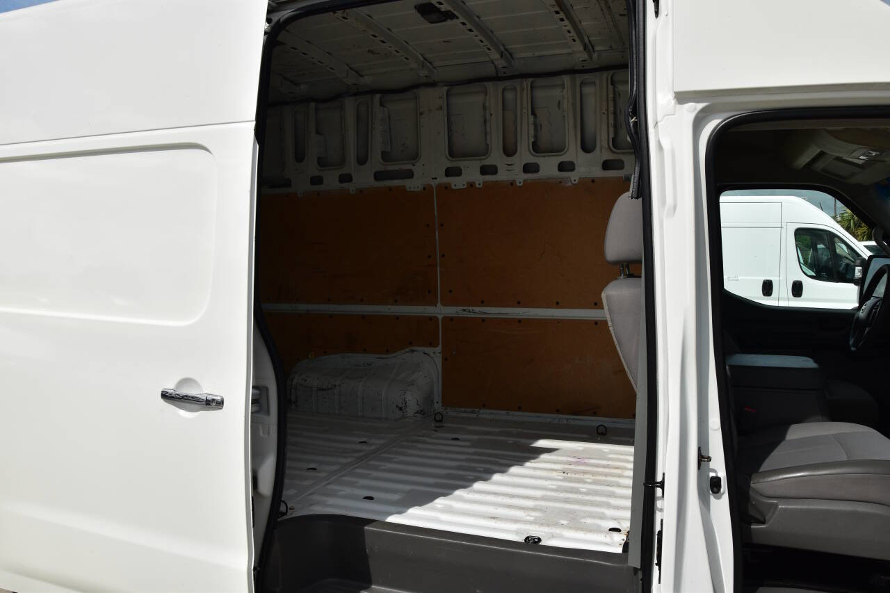 Used 2012 Nissan NV 2500 SV image 11