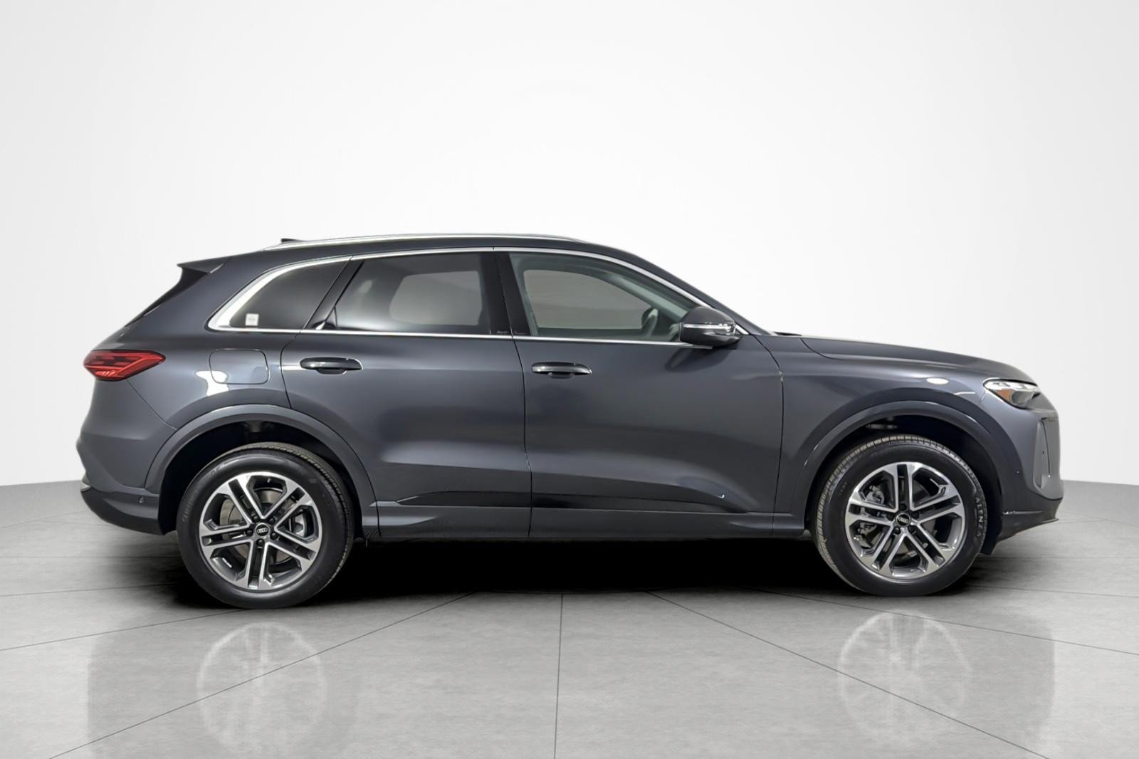 Used 2025 Audi Q5 Premium w/ Convenience Package AWD/4WD image 6