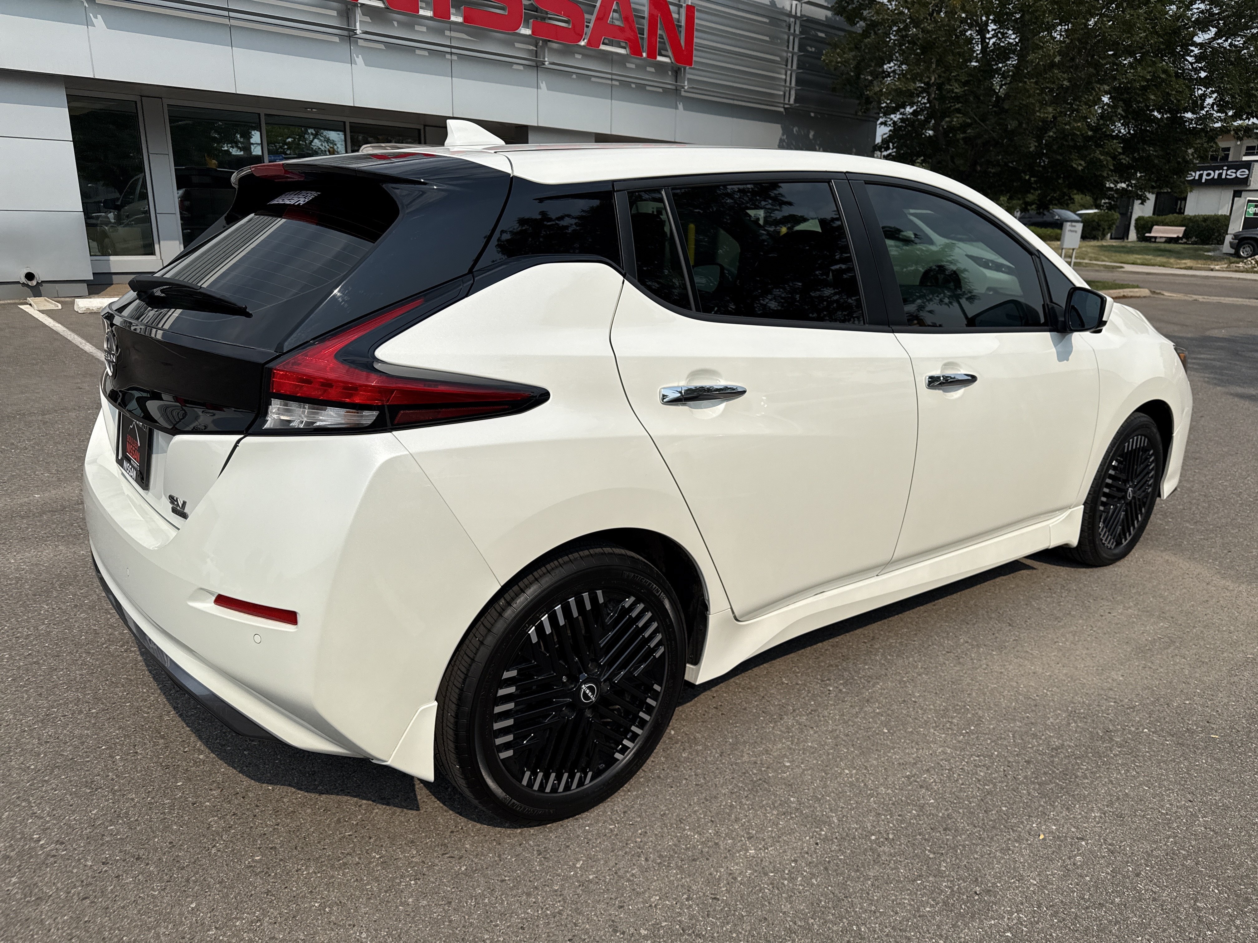 Certified 2025 Nissan Leaf SV Plus FWD image 9