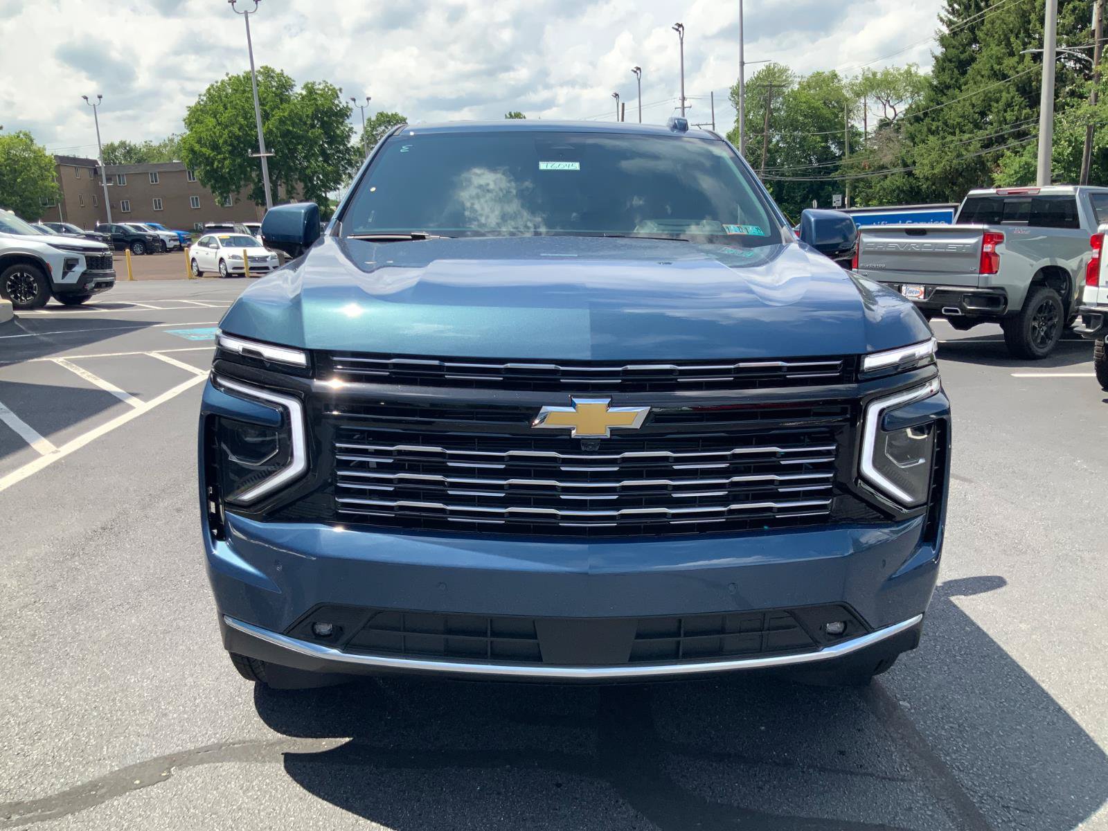 New 2026 Chevrolet Suburban High Country AWD/4WD image 2