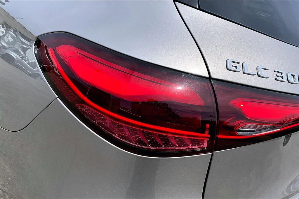 Used 2024 Mercedes-Benz GLC 300 image 23