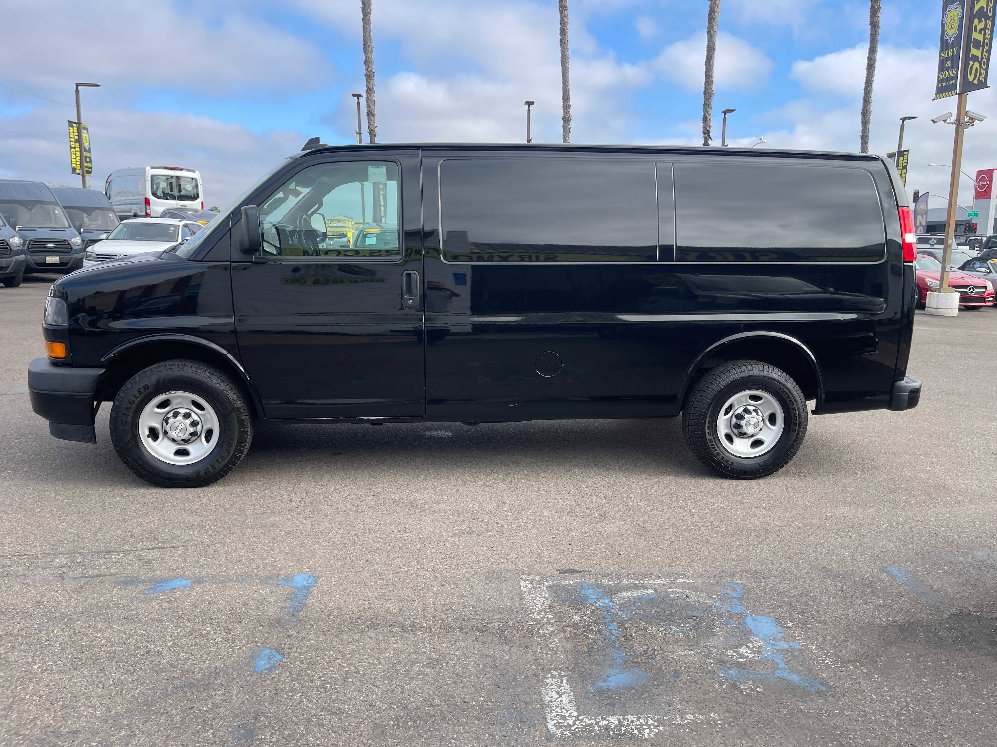 Used 2020 Chevrolet Express 2500 w/ Driver Convenience Package image 6