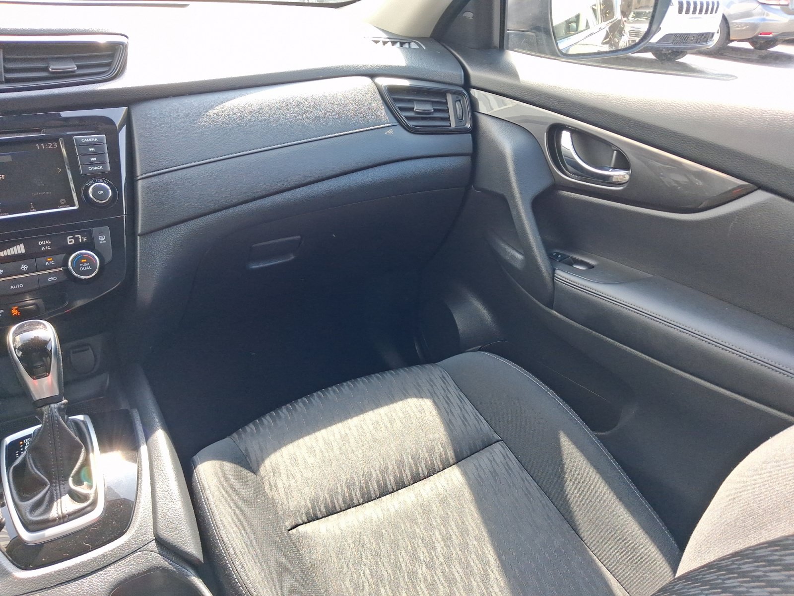 Used 2019 Nissan Rogue SV AWD/4WD image 21