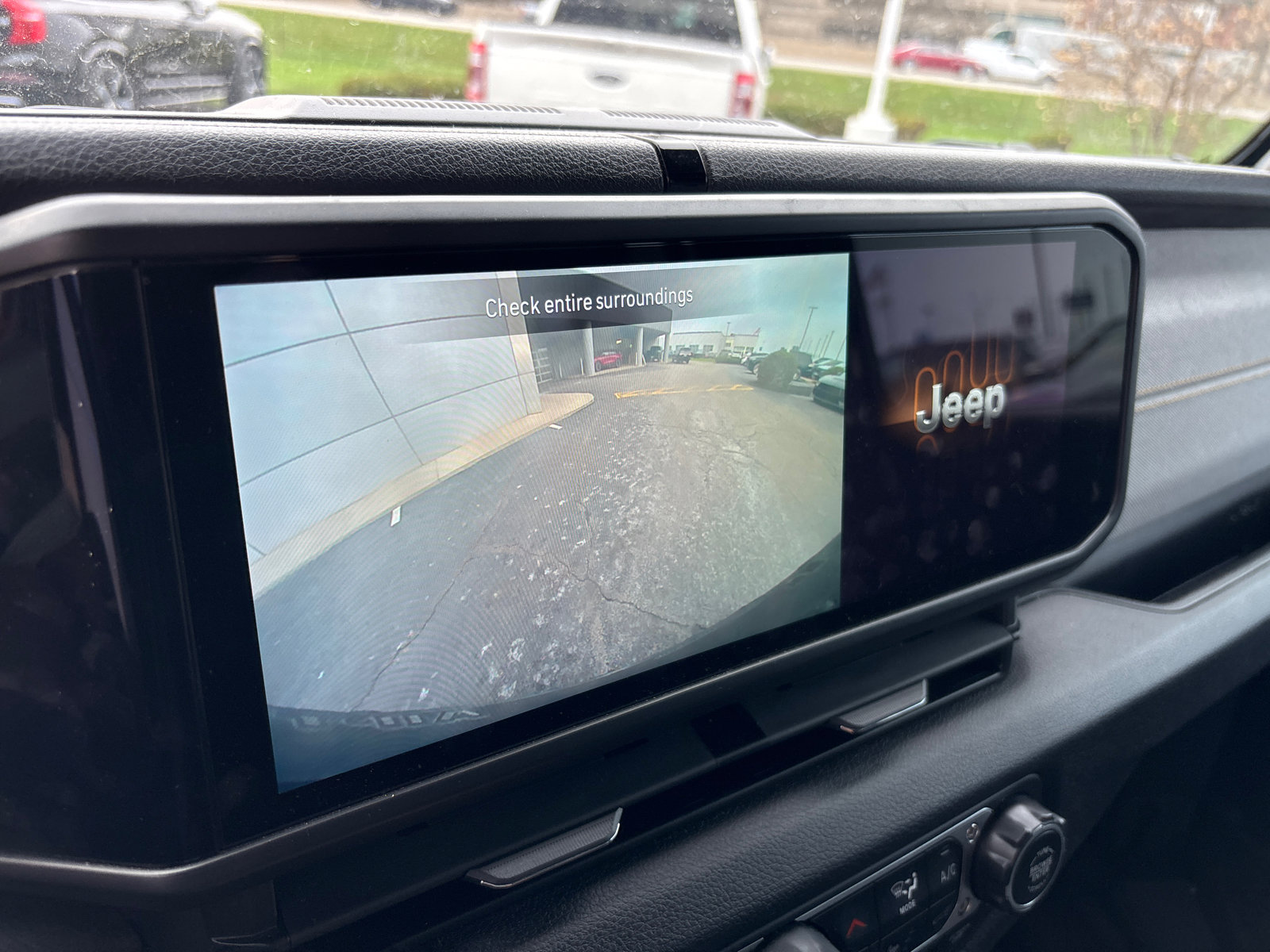 Used 2024 Jeep Wrangler Willys image 19