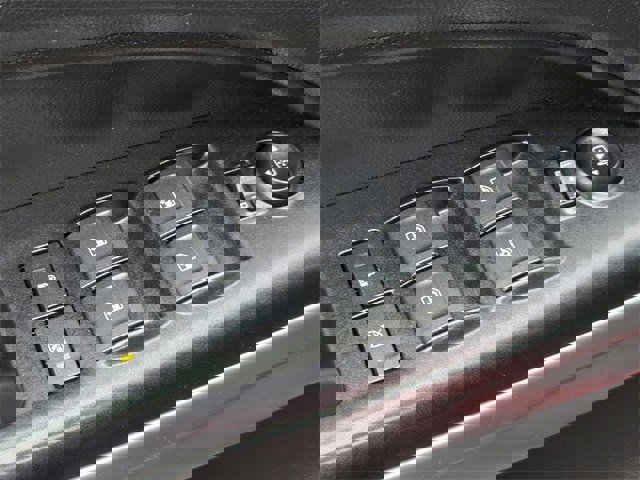 Used 2022 Chevrolet Colorado LT w/ LT Convenience Package image 13