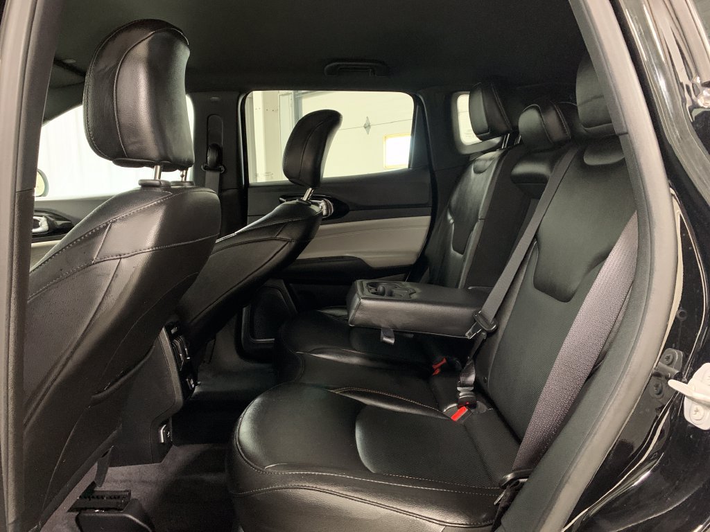 Used 2023 Jeep Compass Limited AWD/4WD image 18