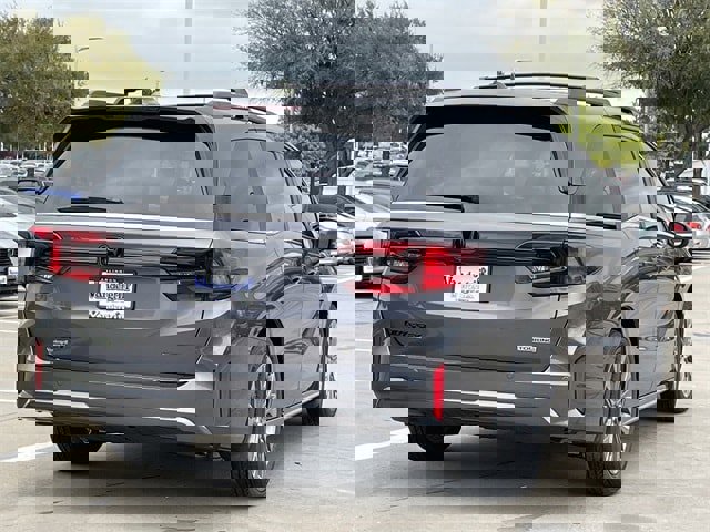 New 2026 Honda Odyssey Touring image 4