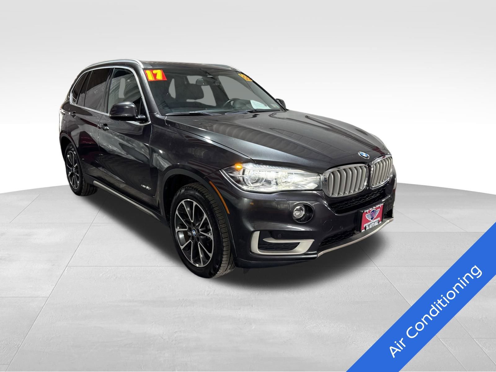 Used 2017 BMW X5 xDrive50i AWD/4WD image 3