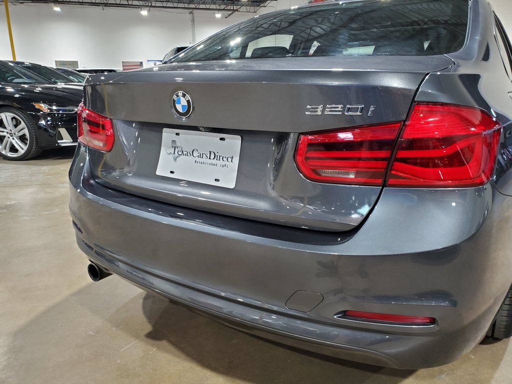 Used 2018 BMW 320i Sedan RWD image 35