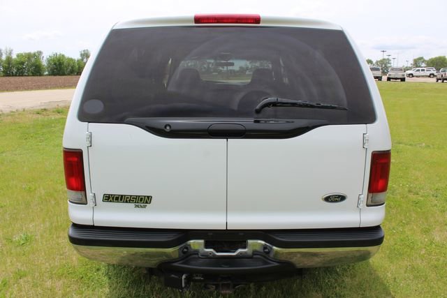 Used 2002 Ford Excursion XLT AWD/4WD image 8