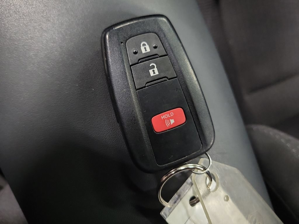 Used 2018 Toyota C-HR XLE FWD image 19