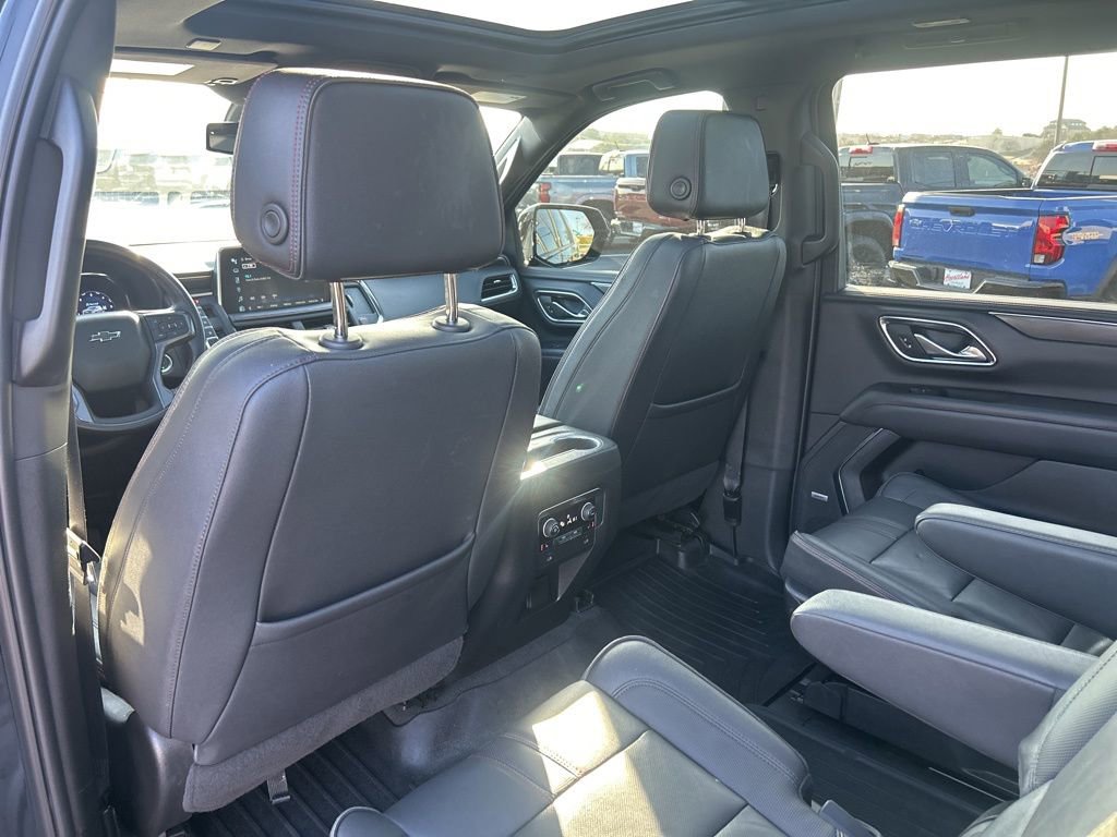 Used 2022 Chevrolet Suburban RST w/ Luxury Package image 43