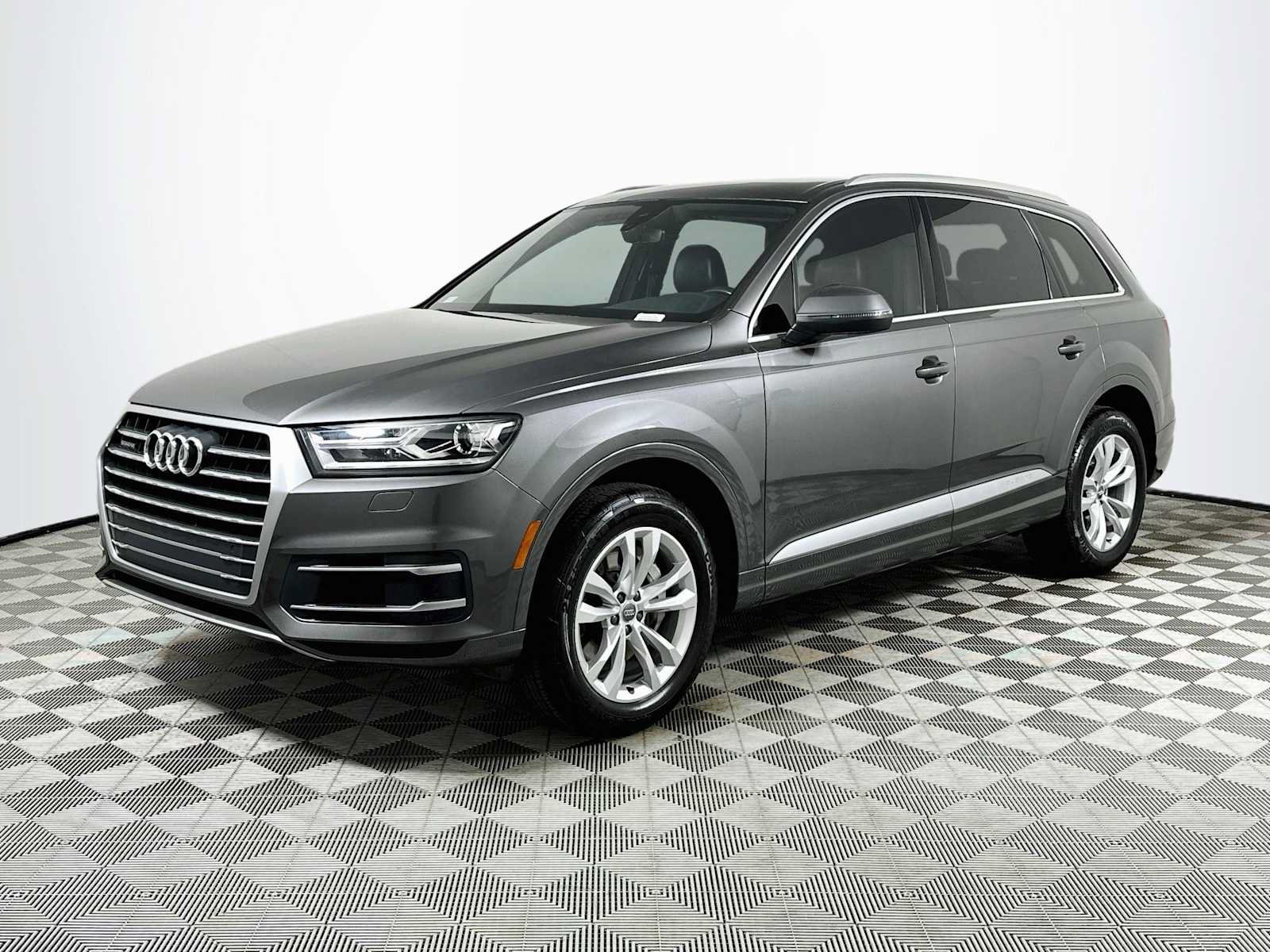 Used 2019 Audi Q7 2.0T Premium w/ Convenience Package AWD/4WD image 3