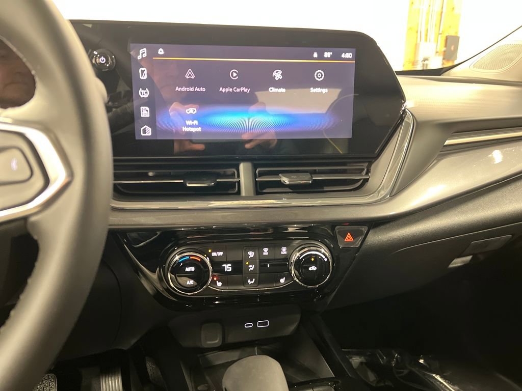 New 2026 Chevrolet Trax ACTIV w/ Sunroof Package image 21