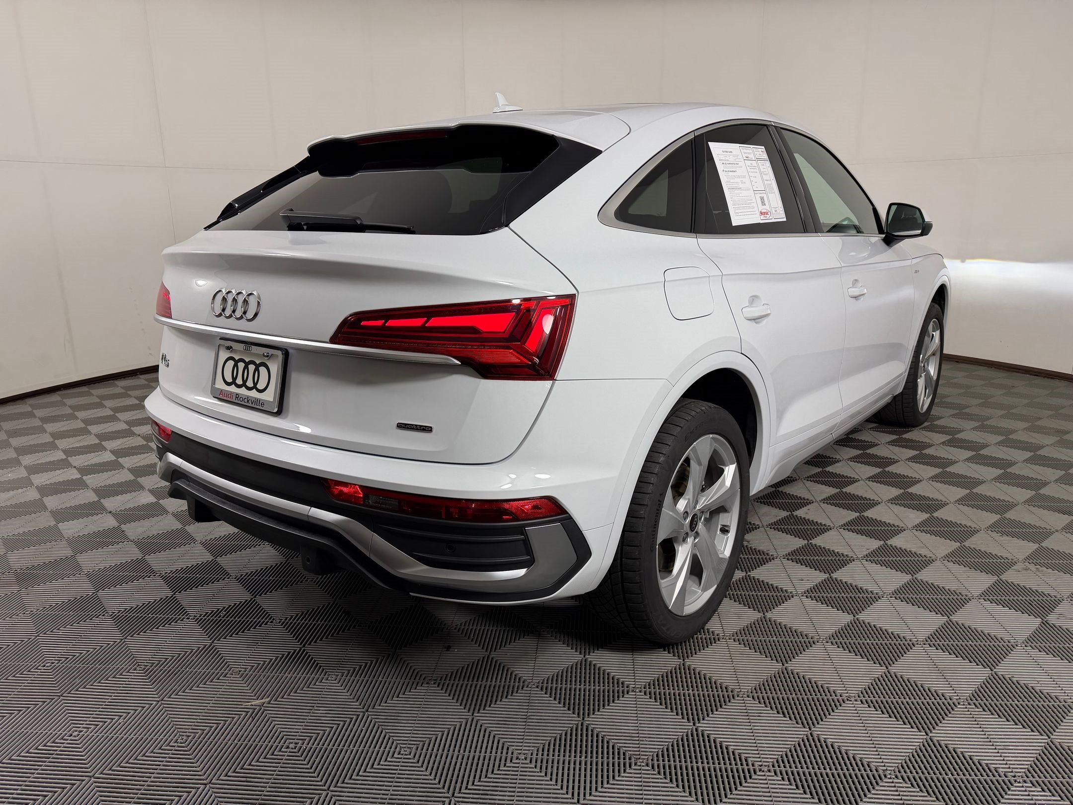 Certified 2024 Audi Q5 2.0T Premium Plus w/ Premium Plus Package AWD/4WD image 9