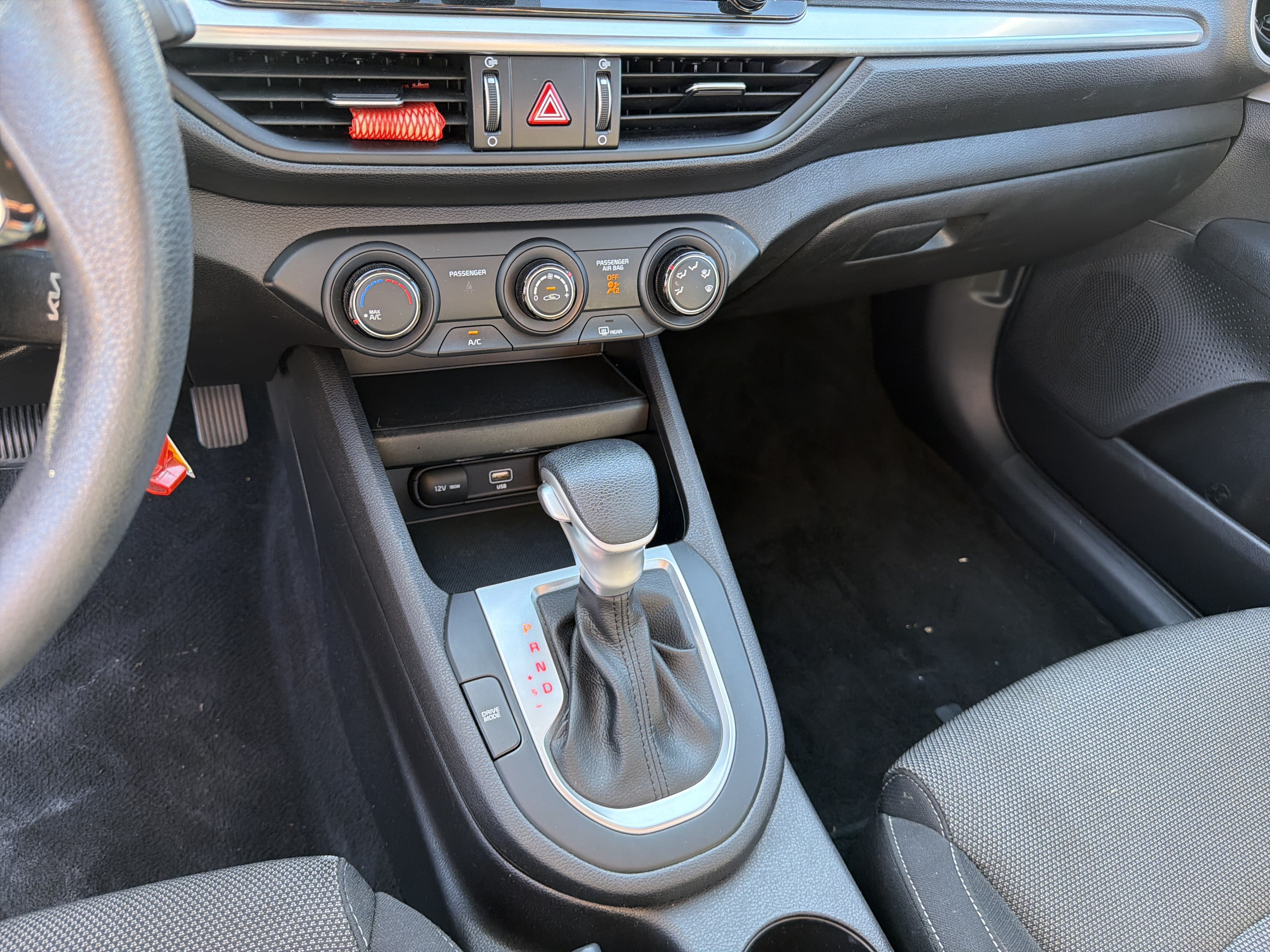 Certified 2022 Kia Forte LXS w/ LXS Technology Package FWD image 30