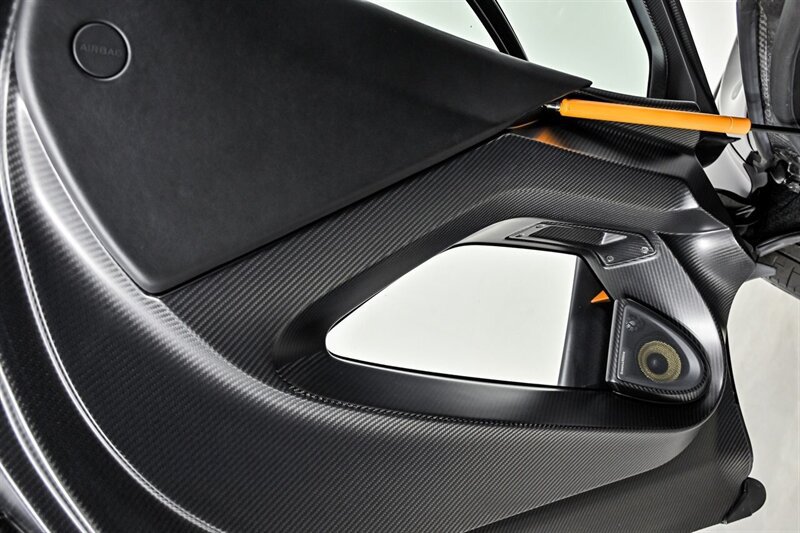 Used 2019 McLaren Senna RWD image 24