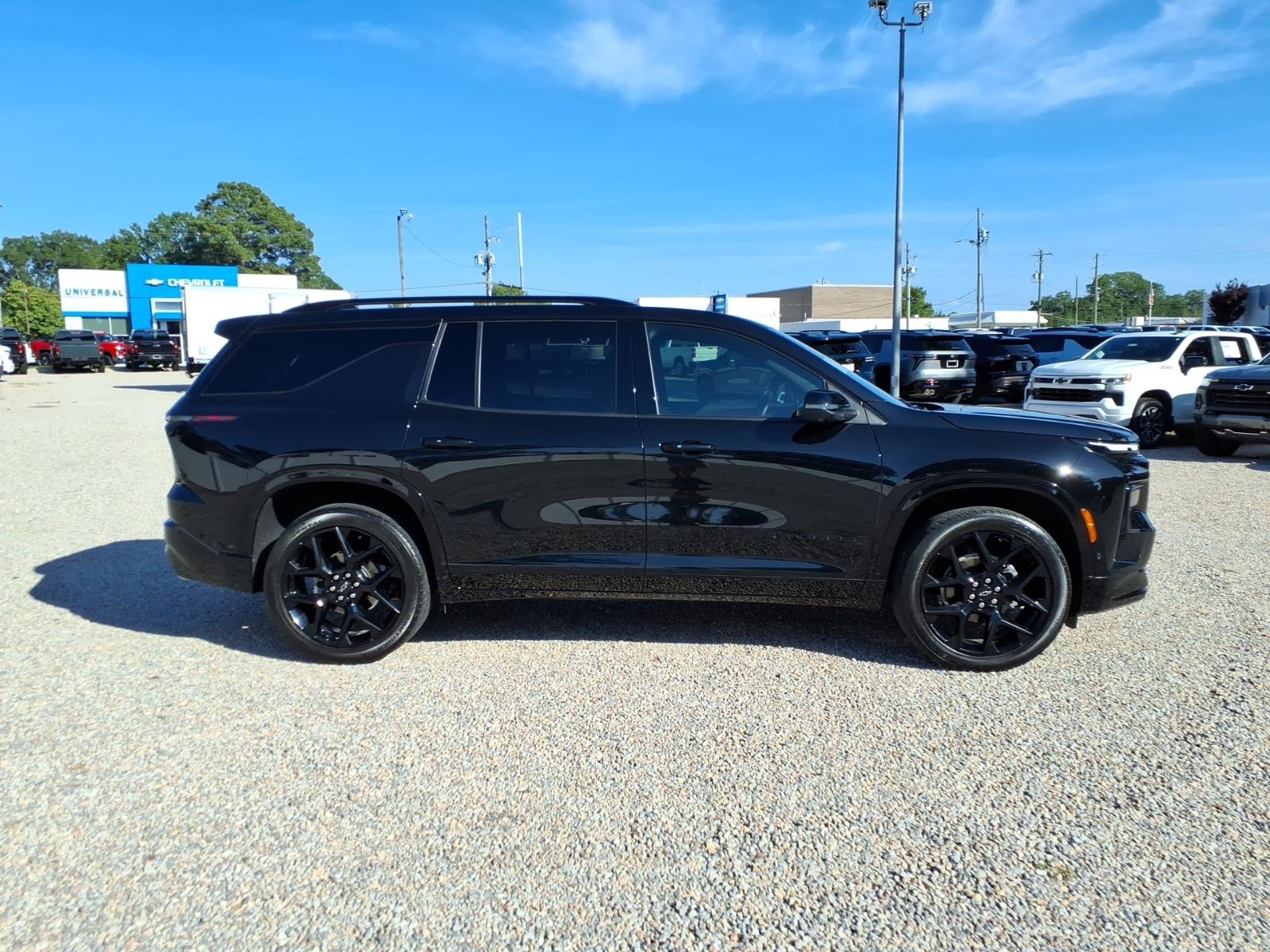 Used 2024 Chevrolet Traverse RS FWD image 9