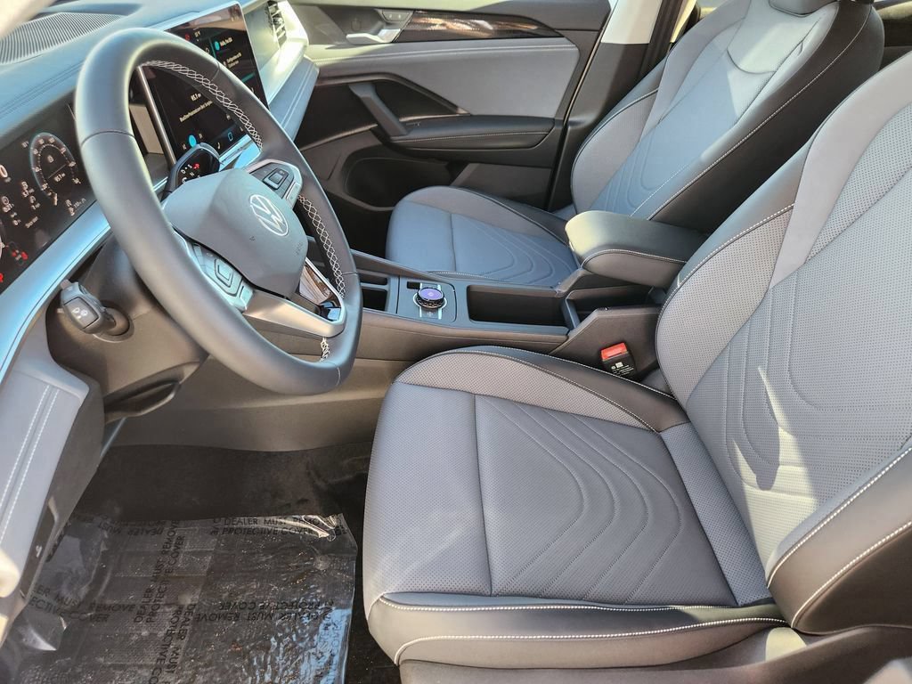 New 2026 Volkswagen Tiguan SE AWD/4WD image 3