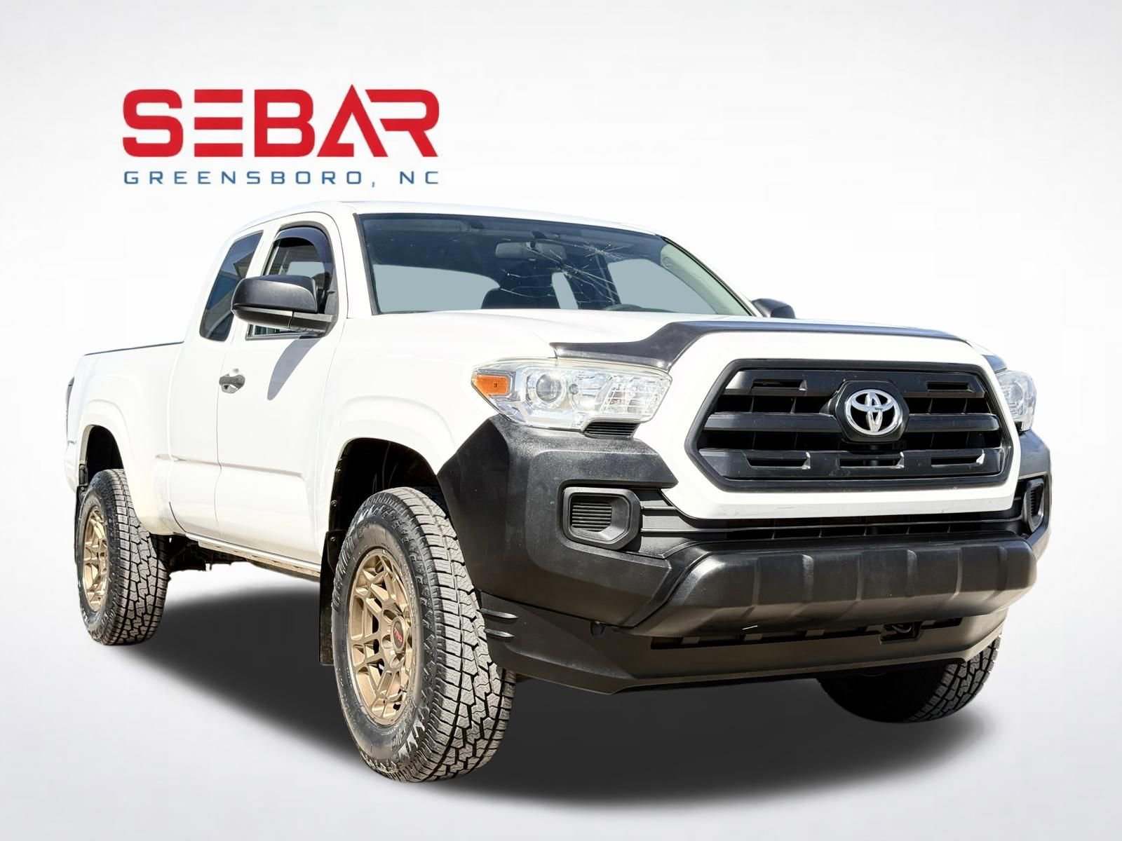 Used 2017 Toyota Tacoma SR image 4