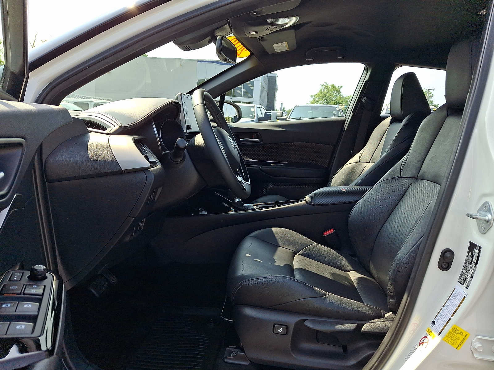 Used 2019 Toyota C-HR Limited FWD image 13