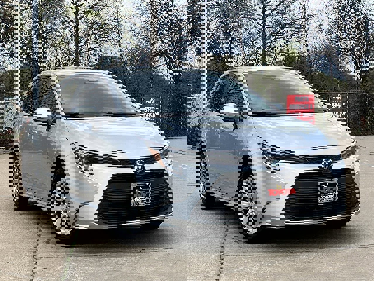 Used 2025 Toyota Corolla LE image 2