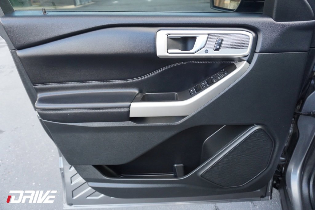 Used 2023 Ford Explorer Limited image 16