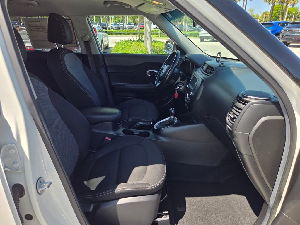 Used 2017 Kia Soul + w/ Designer's Package FWD image 31