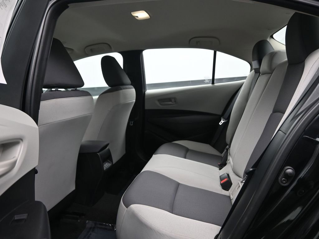 Used 2024 Toyota Corolla LE image 29