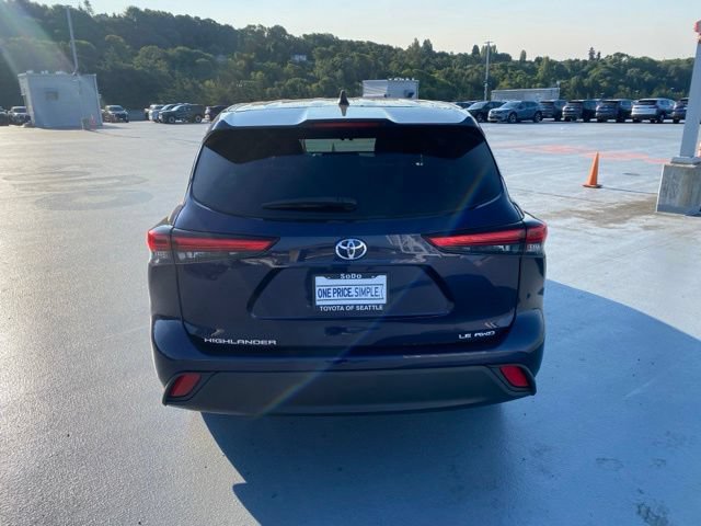Used 2022 Toyota Highlander LE AWD/4WD image 7