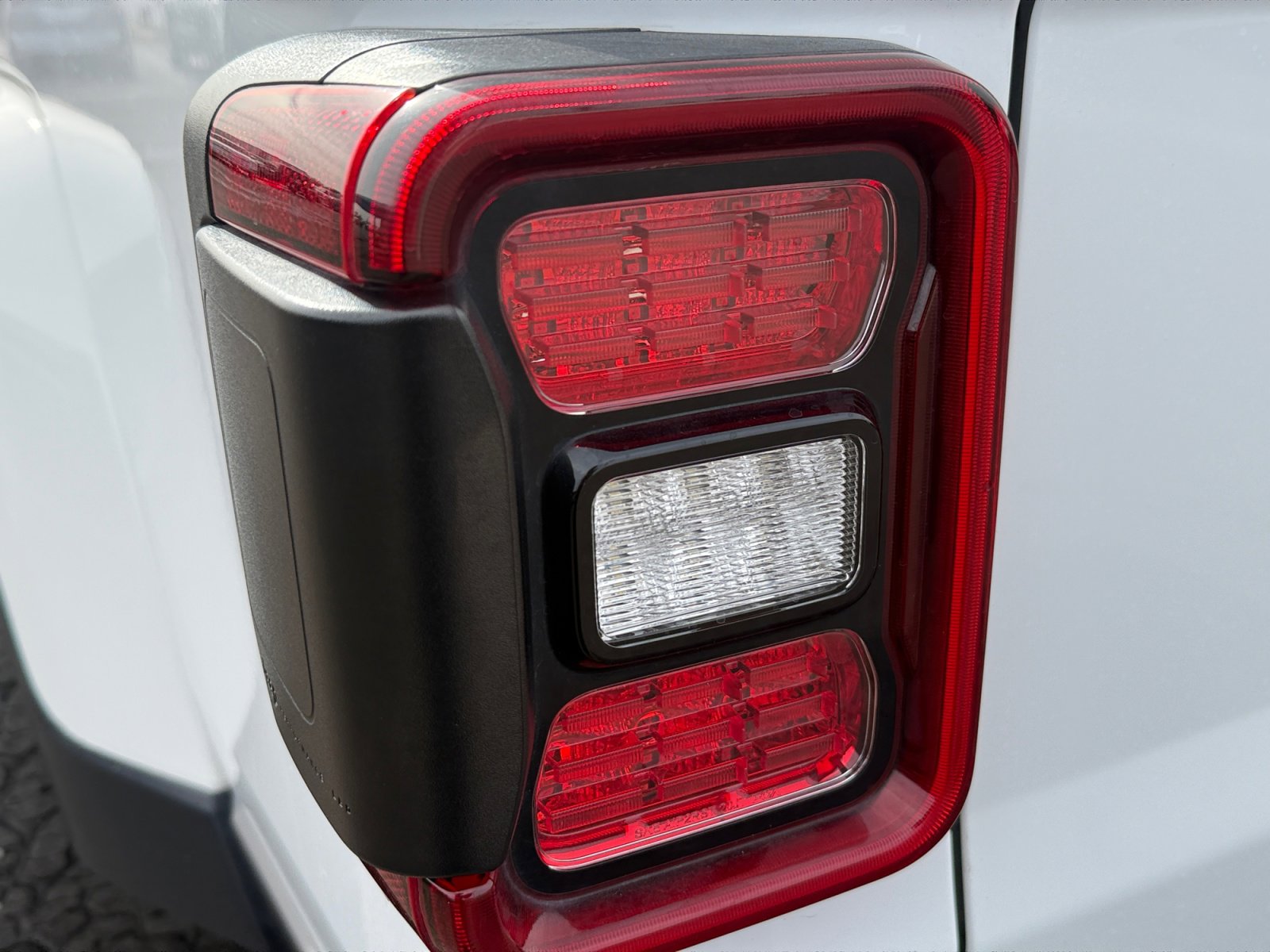 Used 2020 Jeep Gladiator Overland image 27