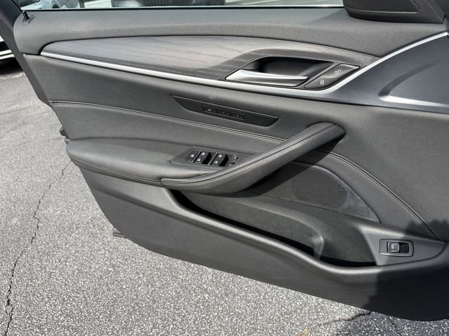 Used 2023 BMW 530i image 17