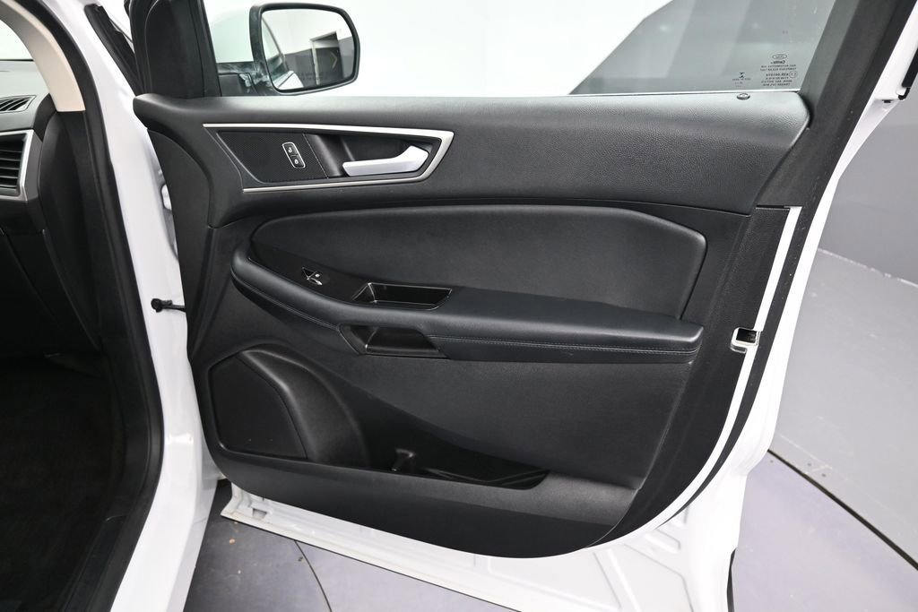 Used 2020 Ford Edge SEL w/ Convenience Package AWD/4WD image 16