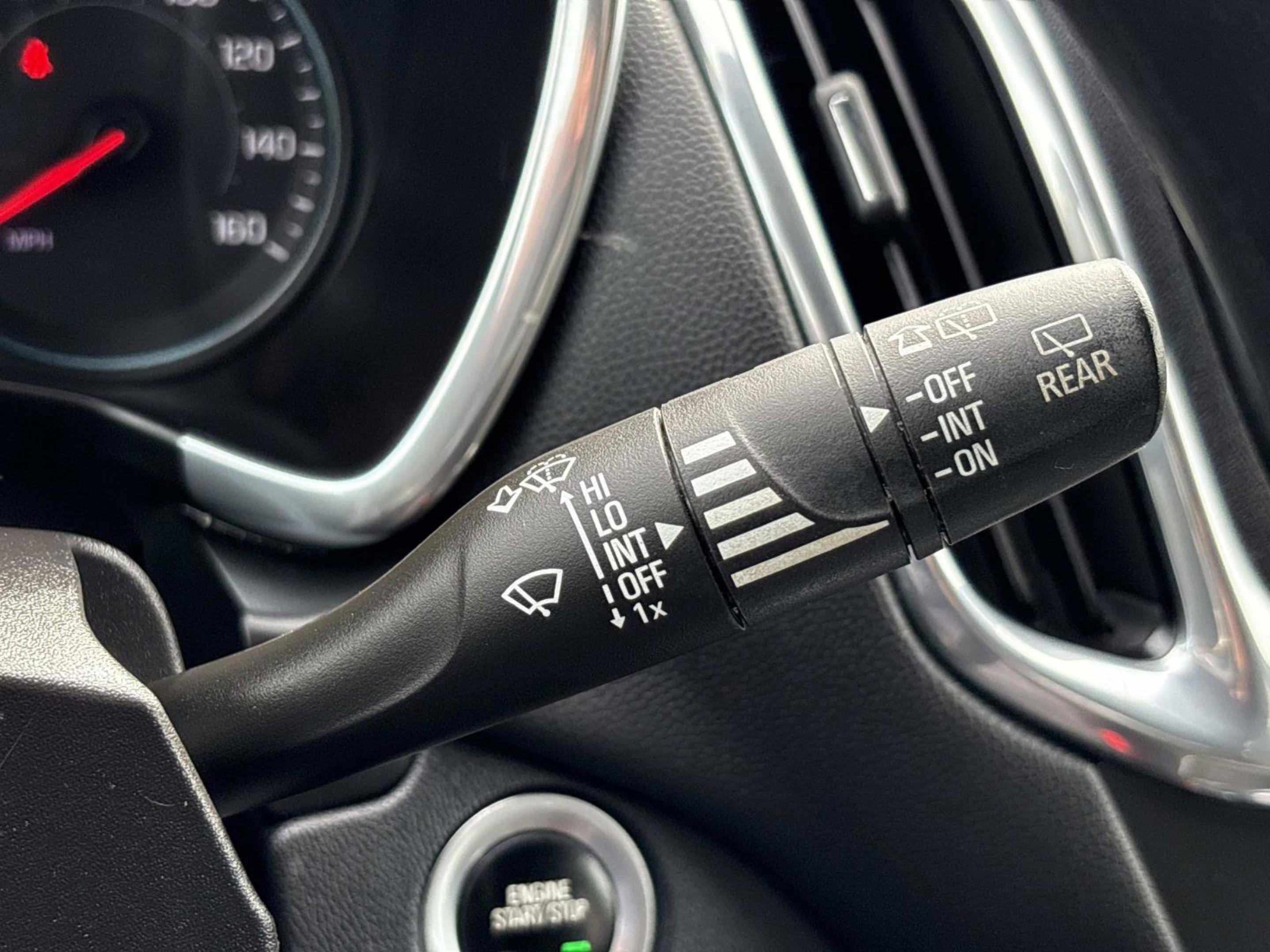 Used 2020 Chevrolet Equinox LT image 29