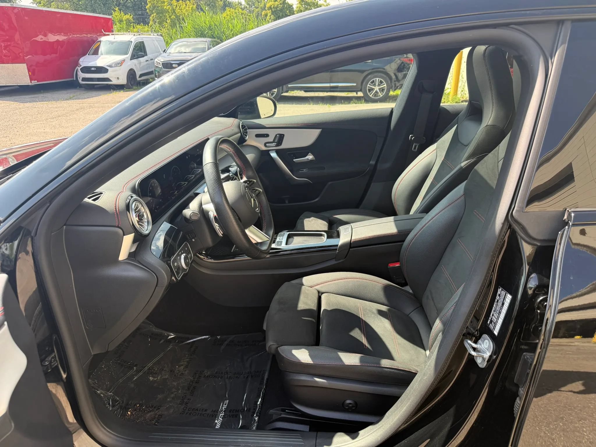 Used 2025 Mercedes-Benz CLA 250 4MATIC w/ AMG Night Package image 17