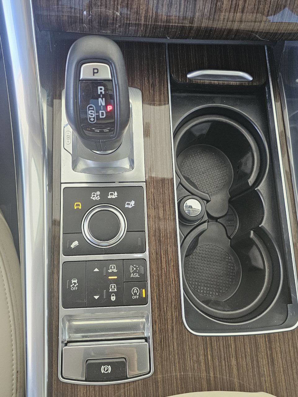 Used 2014 Land Rover Range Rover Sport HSE image 33