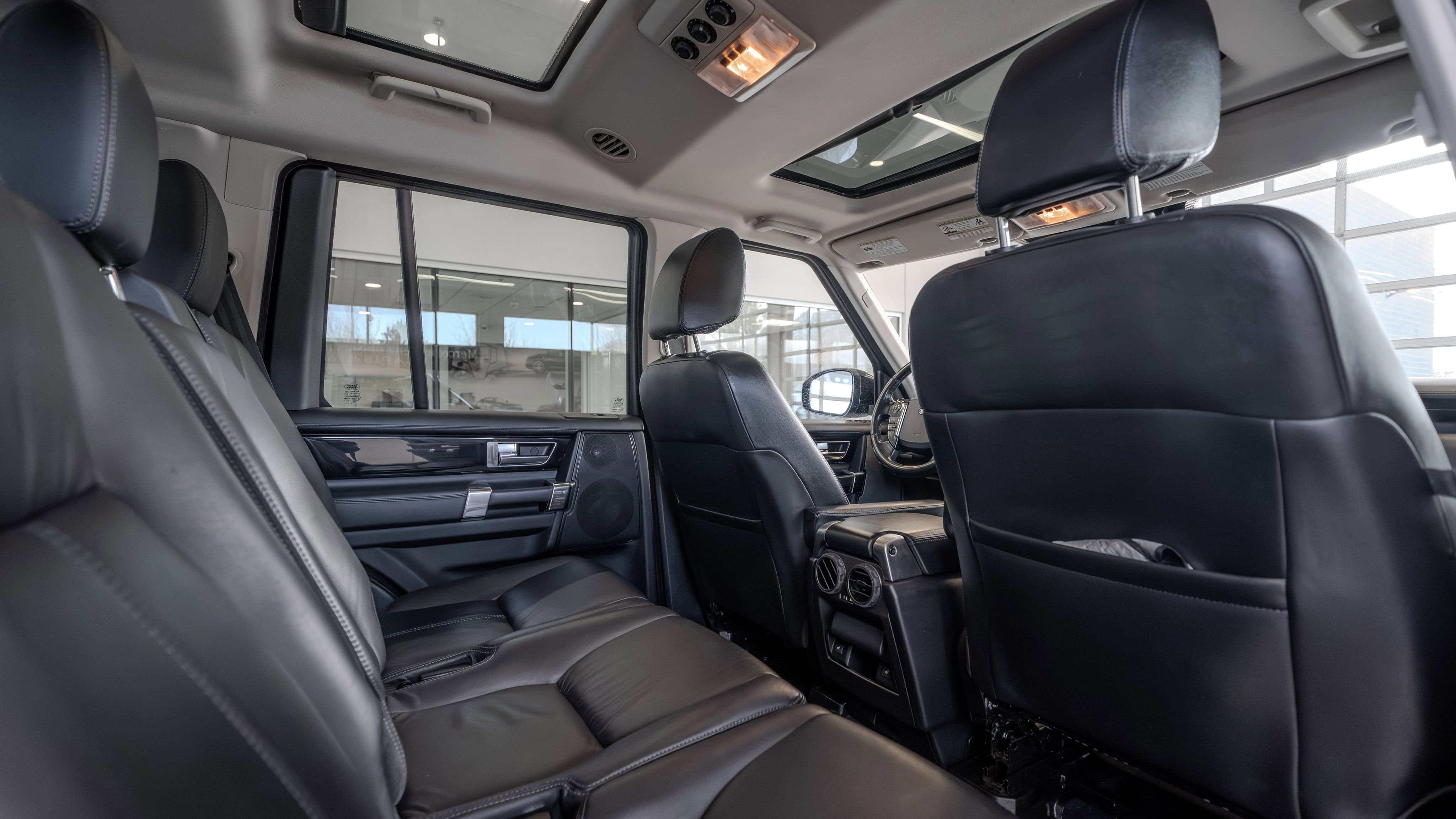 Used 2015 Land Rover LR4 HSE LUX image 28