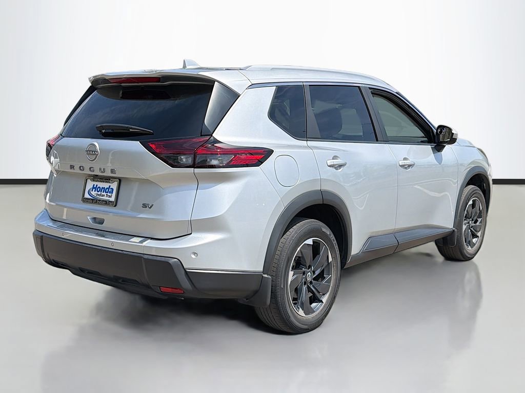Used 2024 Nissan Rogue SV w/ SV Premium Package image 5