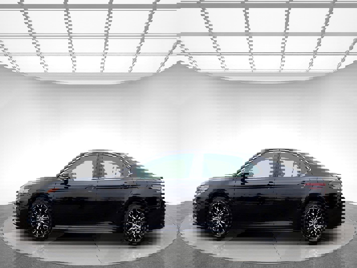 Used 2022 Toyota Camry SE image 5