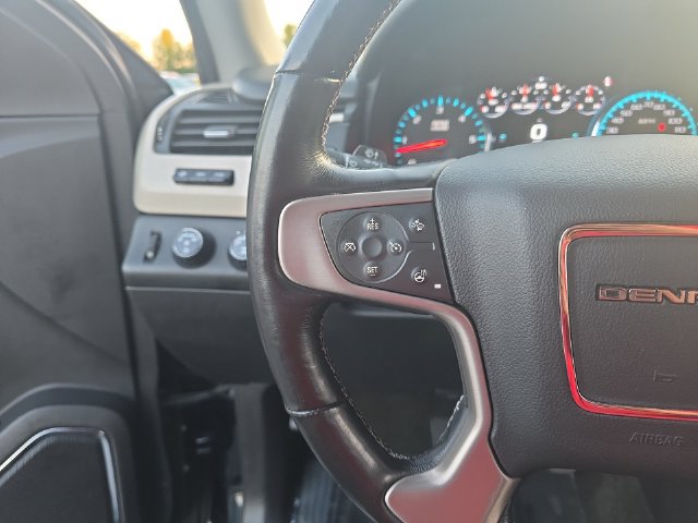 Used 2018 GMC Yukon Denali w/ Denali Ultimate Package AWD/4WD image 19
