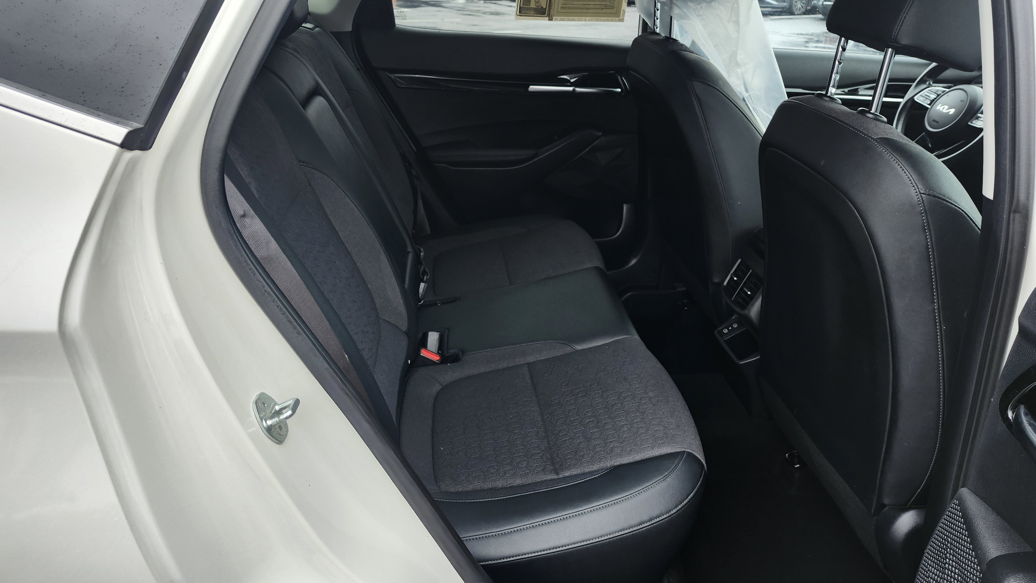 Used 2024 Kia Seltos S image 12