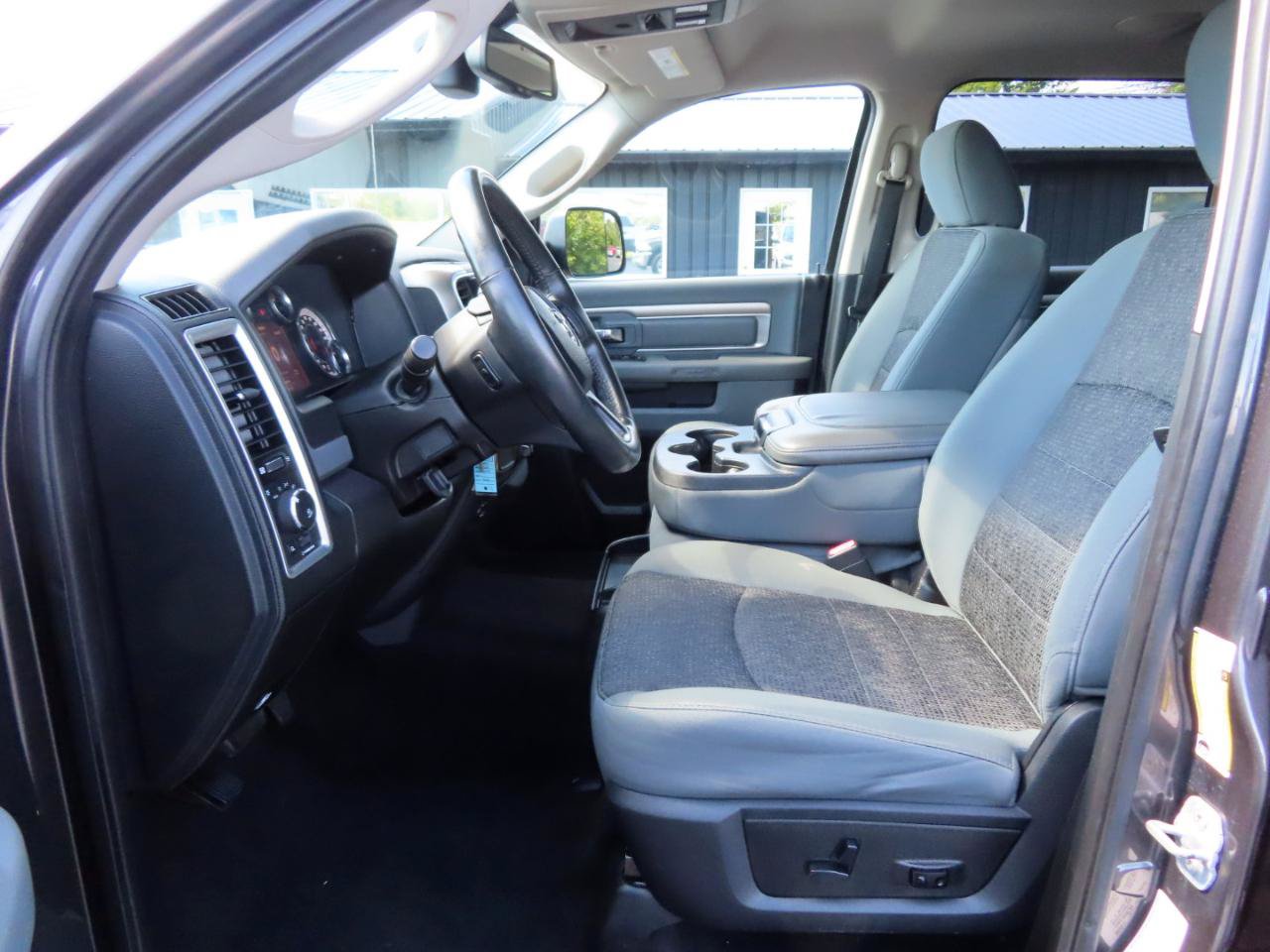 Used 2014 RAM 2500 Big Horn RWD image 28