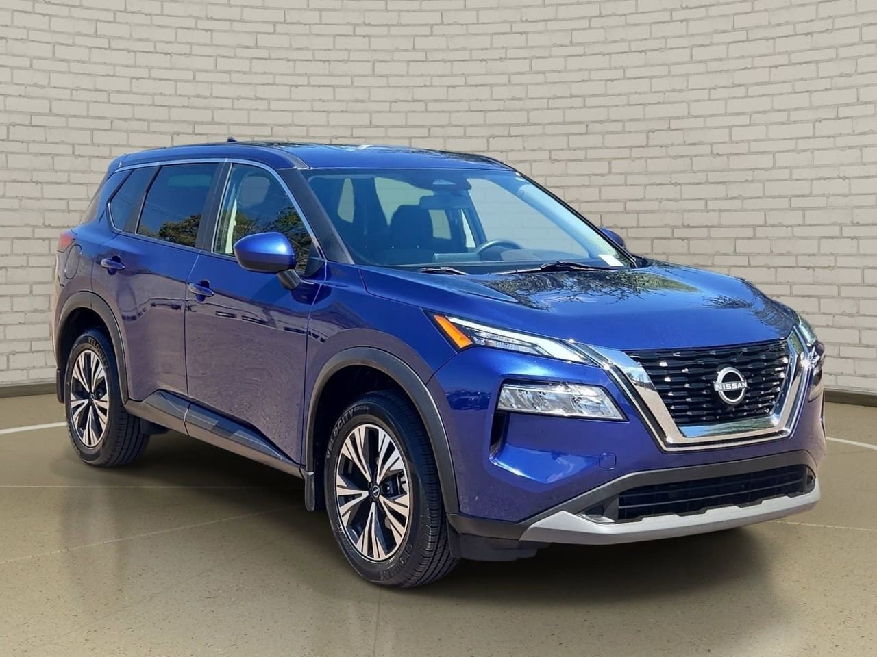 Certified 2023 Nissan Rogue SV FWD image 3