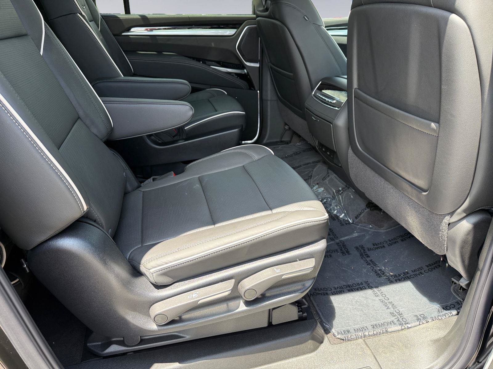 New 2026 Cadillac Escalade ESV Sport w/ Touring Package AWD/4WD image 12